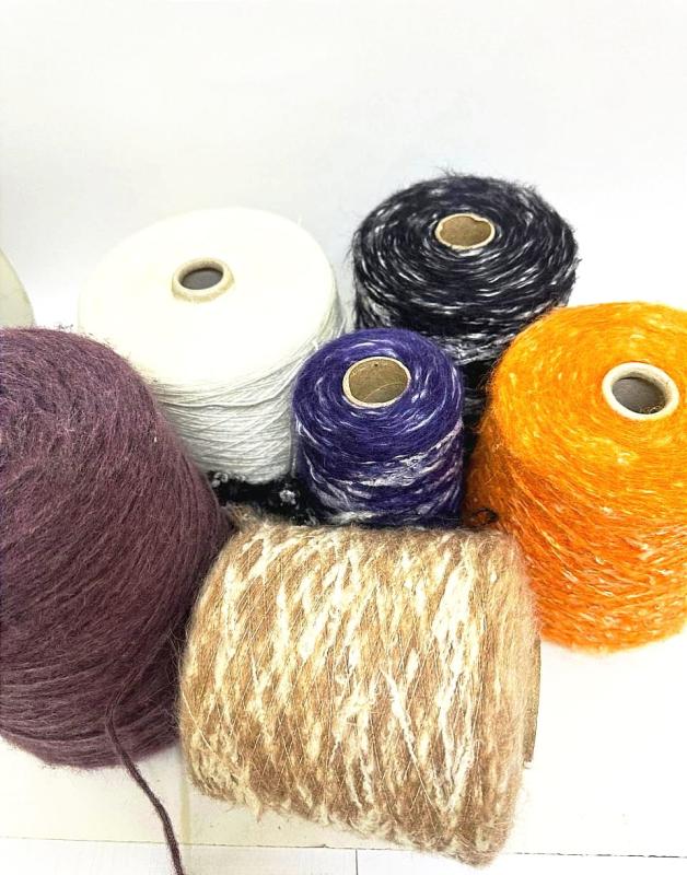 Новое поступление пряжи на бобинах.   Поступила пряжа от известного итальянского бранда filpucci.  В этой поставке букле: арт.Nepal, Cologne. Фантазийная пряжа: арт.Nibbio,  Klimt, Sparkles, Nimbus.  Новое поступление пряжи на бобинах.   Поступила пряжа от известного итальянского бранда filpucci.  В этой поставке букле: арт.Nepal, Cologne. Фантазийная пряжа: арт.Nibbio,  Klimt, Sparkles, Nimbus.